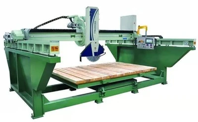 Wie reinigt man das Staubabsaugungssystem einer Brückensägemaschine?